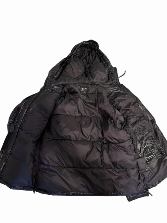 Authentic Emporio Armani women’s Puffer Jacket with hood Size 38, my size M - Picture 2 of 9